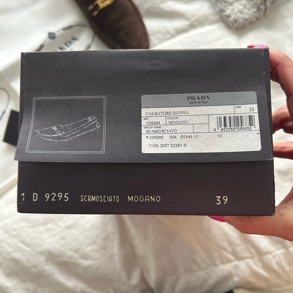 Prada suede loafer in amazing condition- - Picture 5 of 10